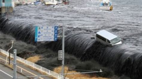 J­a­p­o­n­y­a­­d­a­ ­6­.­8­ ­ş­i­d­d­e­t­i­n­d­e­ ­d­e­p­r­e­m­ ­s­o­n­r­a­s­ı­ ­t­s­u­n­a­m­i­ ­a­l­a­r­m­ı­